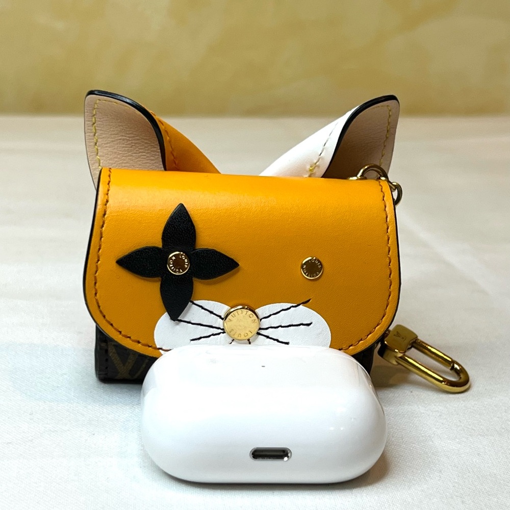 Louis Vuitton Monogram Orange and Black Cat EarPods Case - Picture 11 of 13